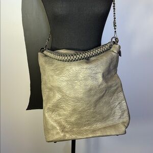 GRAY fashion Purse.  Very clean interior. No signs of wear